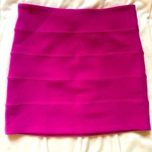 Guess skirt Fuchsia Medium
